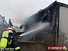 Hallenbrand in Freundorf